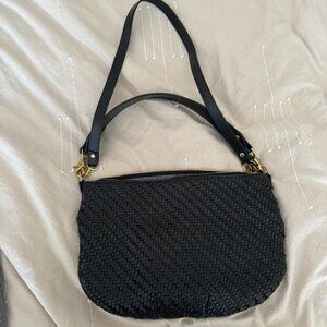 Clare V. - Moyen Messenger